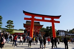 咹